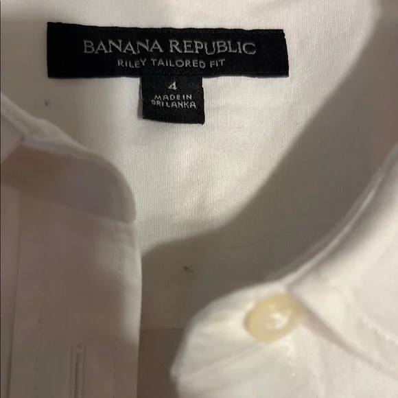 Banana Republic White Oxford Button-Up Shirt - Picture 2 of 5
